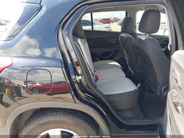 3GNCJKSB0KL264028 2019 CHEVROLET TRAX - Image 8