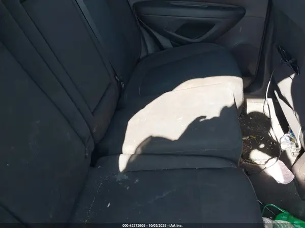 3GNCJKSB0KL281461 2019 CHEVROLET TRAX - Image 8