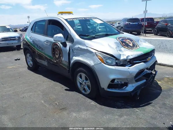 3GNCJKSB0KL299703 2019 CHEVROLET TRAX - Image 1