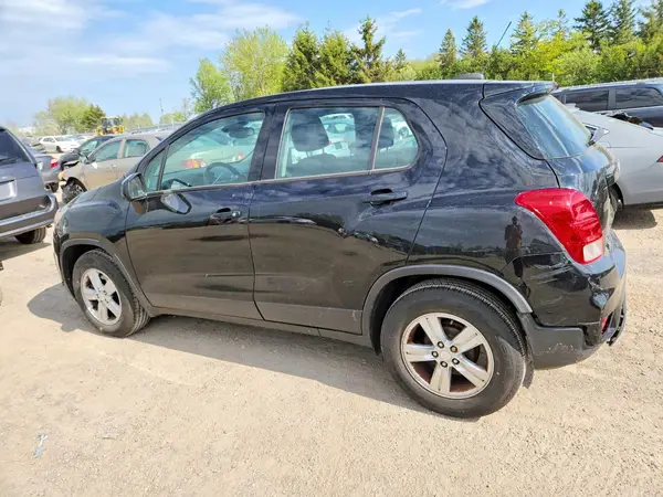 3GNCJKSB0KL301580 2019 CHEVROLET TRAX - Image 2