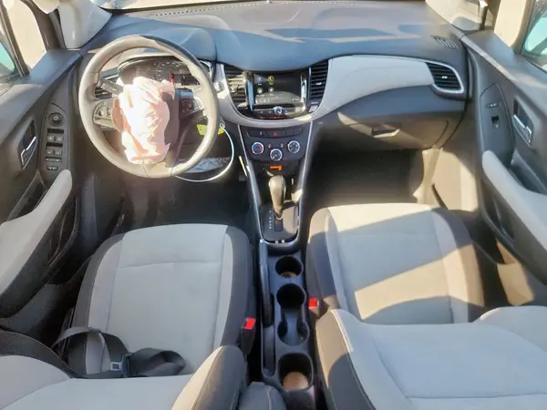 3GNCJKSB0KL359740 2019 CHEVROLET TRAX - Image 8