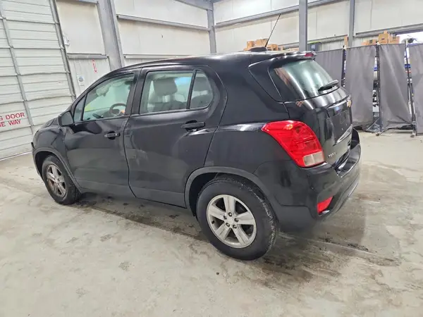 3GNCJKSB0KL362685 2019 CHEVROLET TRAX - Image 2