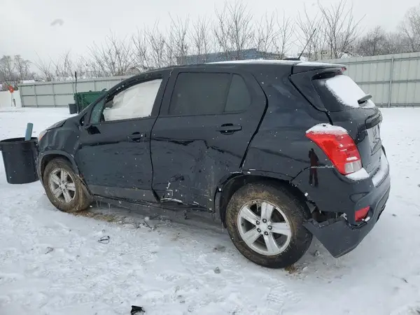 3GNCJKSB0KL367773 2019 CHEVROLET TRAX - Image 2