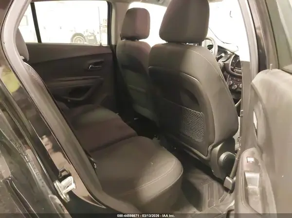 3GNCJKSB0KL372102 2019 CHEVROLET TRAX - Image 8