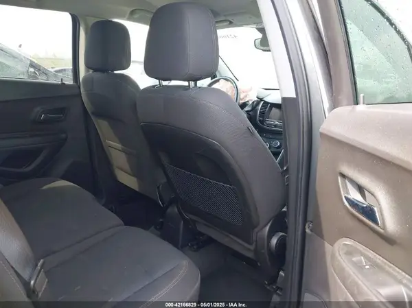 3GNCJKSB0KL378756 2019 CHEVROLET TRAX - Image 8