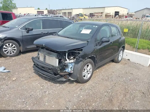 3GNCJKSB0KL379602 2019 CHEVROLET TRAX - Image 2