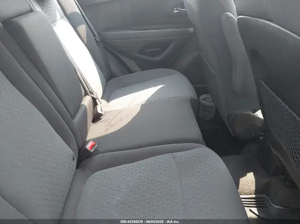 3GNCJKSB0KL379602 2019 CHEVROLET TRAX - Image 8
