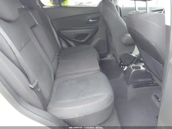 3GNCJKSB0KL388803 2019 CHEVROLET TRAX - Image 8