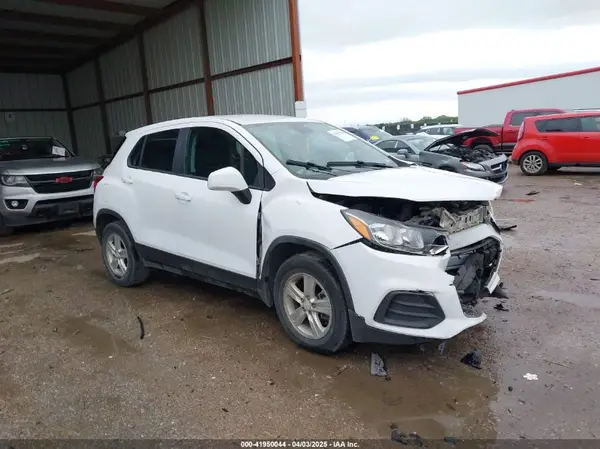3GNCJKSB0KL388834 2019 CHEVROLET TRAX - Image 1