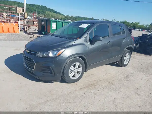 3GNCJKSB0KL403221 2019 CHEVROLET TRAX - Image 2