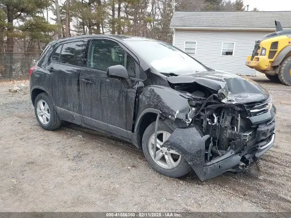 3GNCJKSB0LL111537 2020 CHEVROLET TRAX - Image 1