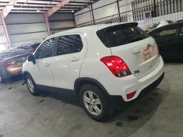 3GNCJKSB0LL115586 2020 CHEVROLET TRAX - Image 2