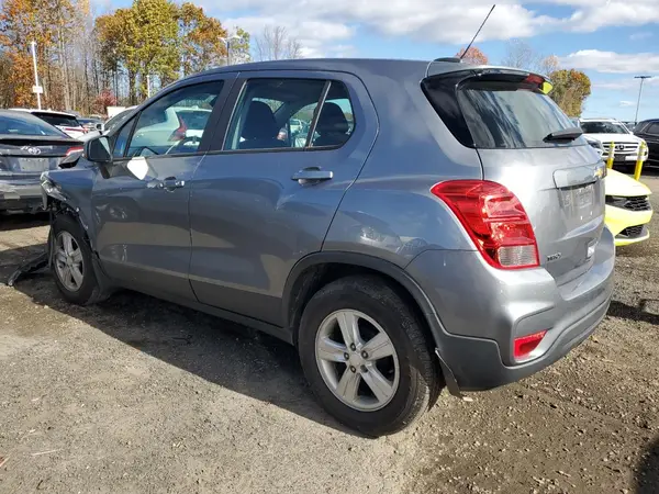 3GNCJKSB0LL138608 2020 CHEVROLET TRAX - Image 2