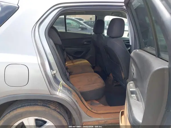 3GNCJKSB0LL141489 2020 CHEVROLET TRAX - Image 8