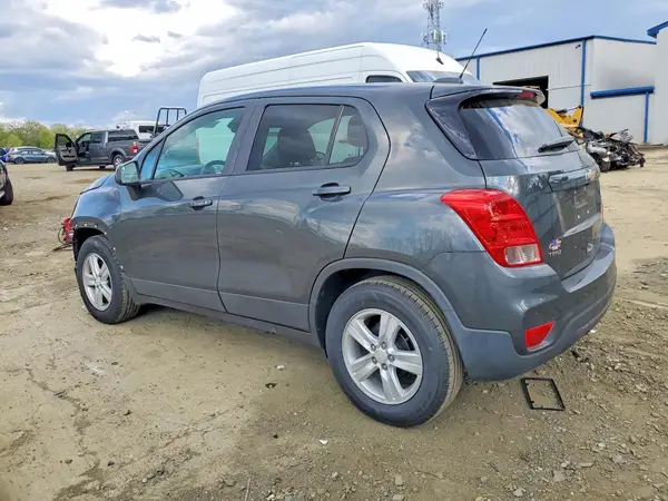 3GNCJKSB0LL148281 2020 CHEVROLET TRAX - Image 2
