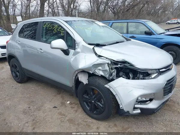 3GNCJKSB0LL148684 2020 CHEVROLET TRAX - Image 1