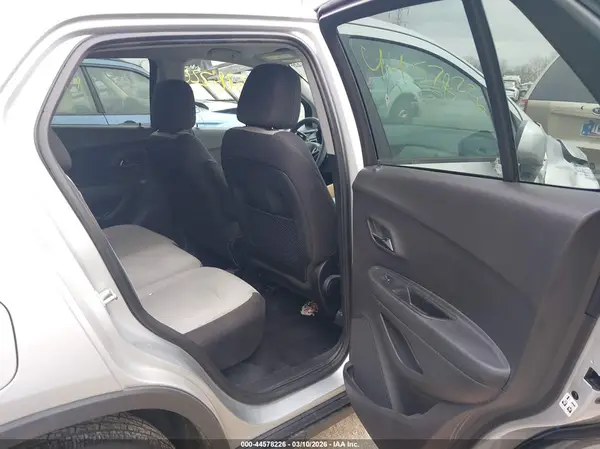 3GNCJKSB0LL148684 2020 CHEVROLET TRAX - Image 8