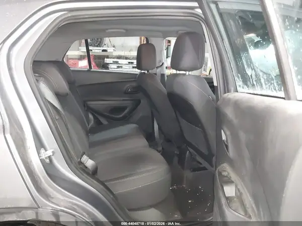 3GNCJKSB0LL178011 2020 CHEVROLET TRAX - Image 8