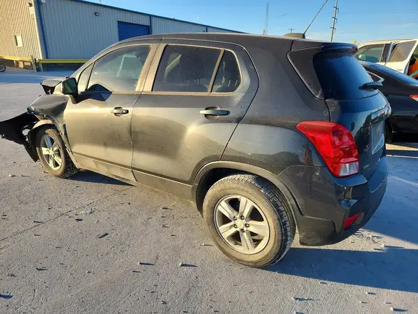 3GNCJKSB0LL185315 2020 CHEVROLET TRAX - Image 2