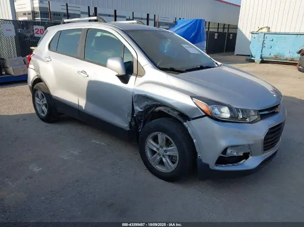 3GNCJKSB0LL186108 2020 CHEVROLET TRAX - Image 1