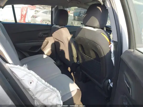 3GNCJKSB0LL186108 2020 CHEVROLET TRAX - Image 8