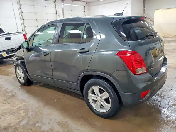 3GNCJKSB0LL203392 2020 CHEVROLET TRAX - Image 2