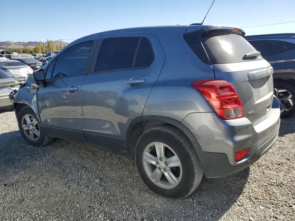 3GNCJKSB0LL213887 2020 CHEVROLET TRAX - Image 2