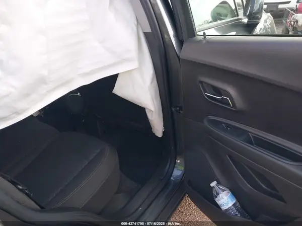 3GNCJKSB0LL227014 2020 CHEVROLET TRAX - Image 8