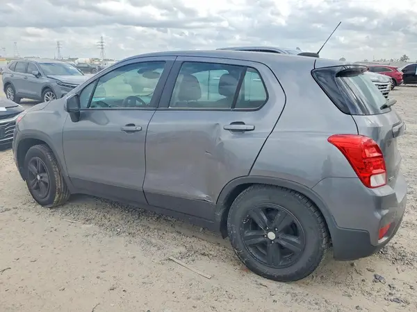3GNCJKSB0LL243942 2020 CHEVROLET TRAX - Image 2