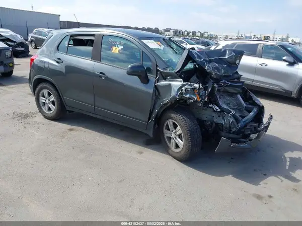 3GNCJKSB0LL247795 2020 CHEVROLET TRAX - Image 1