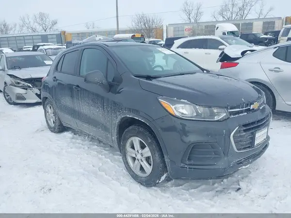 3GNCJKSB0LL251765 2020 CHEVROLET TRAX - Image 1
