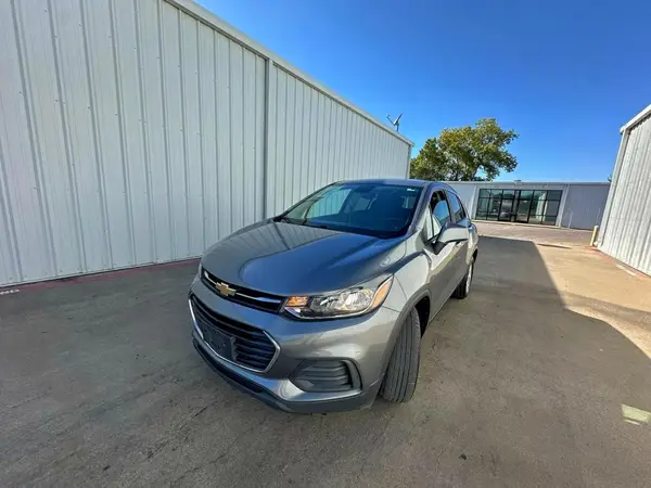 3GNCJKSB0LL263642 2020 CHEVROLET TRAX - Image 2
