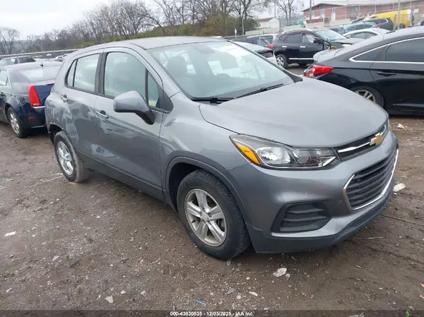 3GNCJKSB0LL268999 2020 CHEVROLET TRAX - Image 1