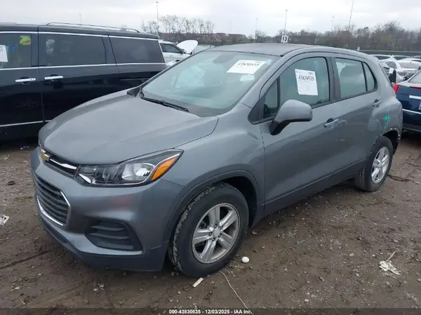 3GNCJKSB0LL268999 2020 CHEVROLET TRAX - Image 2