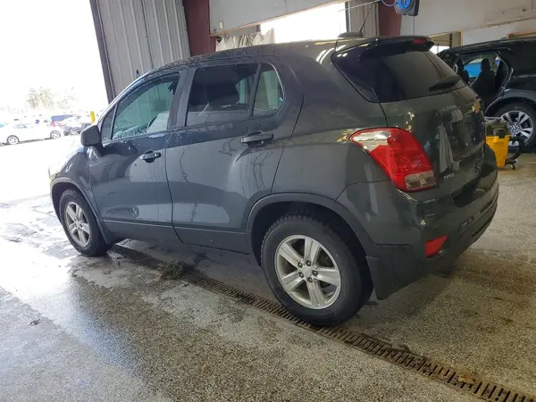3GNCJKSB0LL273779 2020 CHEVROLET TRAX - Image 2