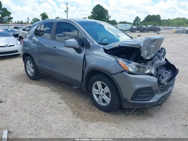 3GNCJKSB0LL276990 2020 CHEVROLET TRAX - Image 1