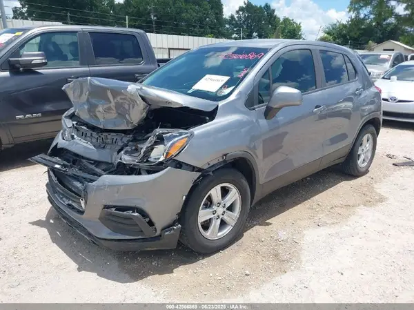 3GNCJKSB0LL276990 2020 CHEVROLET TRAX - Image 2