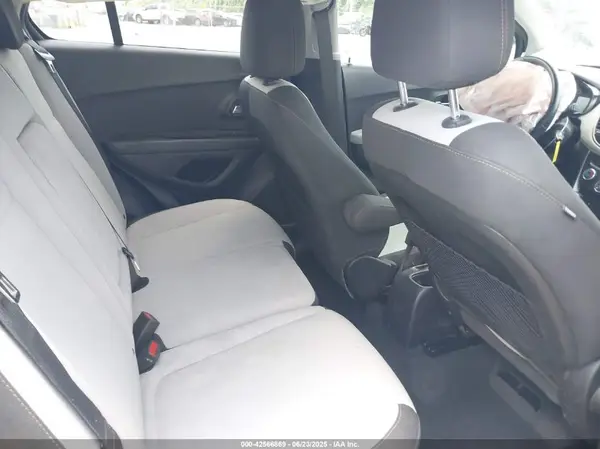 3GNCJKSB0LL276990 2020 CHEVROLET TRAX - Image 8