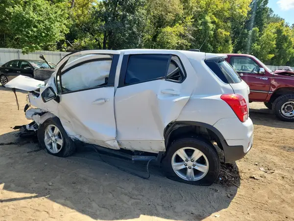 3GNCJKSB0LL280523 2020 CHEVROLET TRAX - Image 2