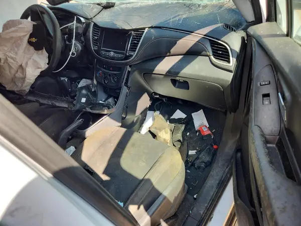 3GNCJKSB0LL280523 2020 CHEVROLET TRAX - Image 8