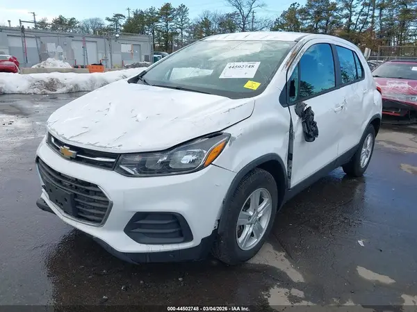 3GNCJKSB0LL316078 2020 CHEVROLET TRAX - Image 2
