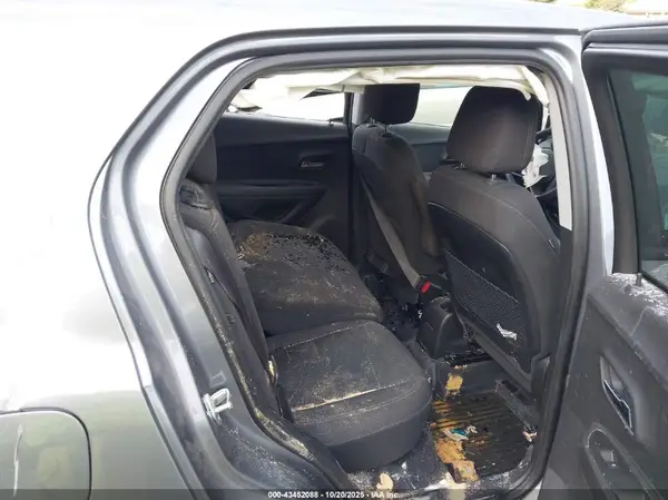 3GNCJKSB0LL316243 2020 CHEVROLET TRAX - Image 8