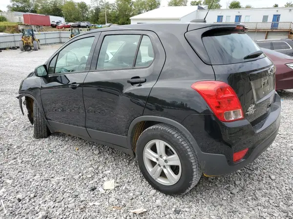 3GNCJKSB0LL321118 2020 CHEVROLET TRAX - Image 2