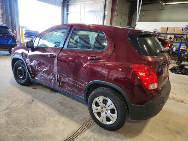 3GNCJKSB1GL175074 2016 CHEVROLET TRAX - Image 2