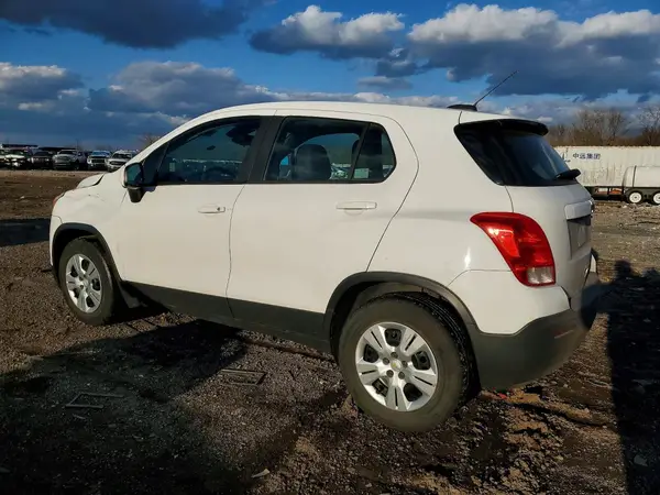 3GNCJKSB1GL238495 2016 CHEVROLET TRAX - Image 2