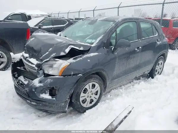 3GNCJKSB1GL255748 2016 CHEVROLET TRAX - Image 2
