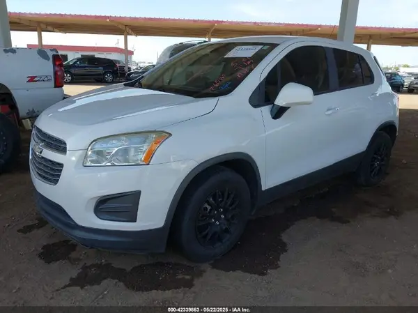 3GNCJKSB1GL265065 2016 CHEVROLET TRAX - Image 2