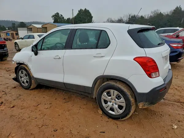 3GNCJKSB1GL265082 2016 CHEVROLET TRAX - Image 2