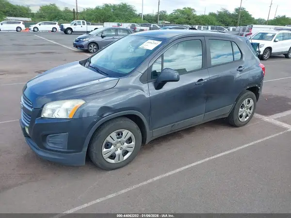 3GNCJKSB1GL265843 2016 CHEVROLET TRAX - Image 2