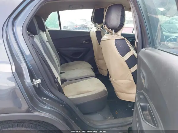 3GNCJKSB1GL265843 2016 CHEVROLET TRAX - Image 8